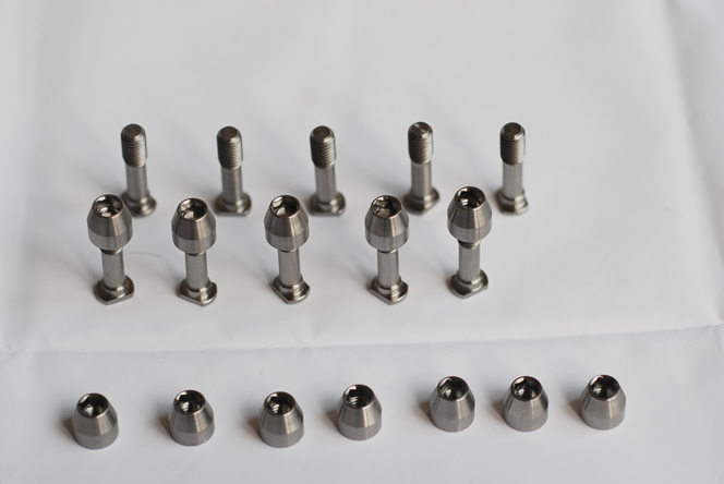 鈦螺絲規格多，可定制